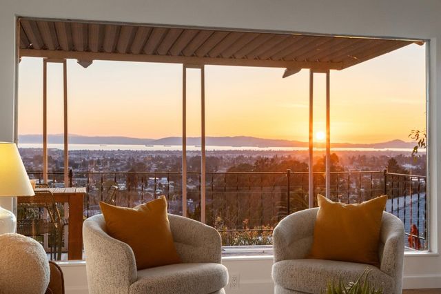 3363 Kiwanis St, Oakland, CA 94602