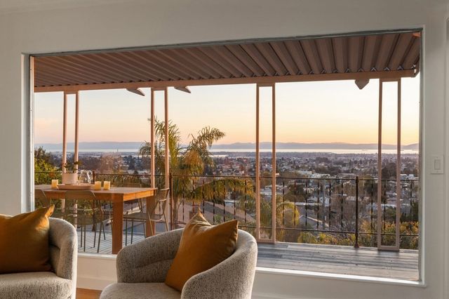 3363 Kiwanis St, Oakland, CA 94602