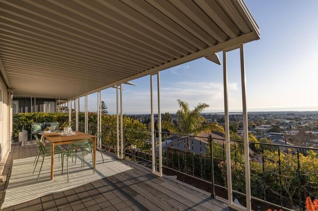 3363 Kiwanis St, Oakland, CA 94602