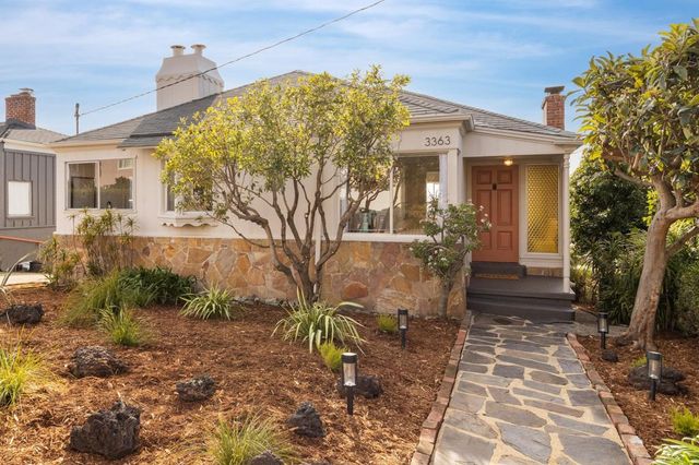 3363 Kiwanis St, Oakland, CA 94602