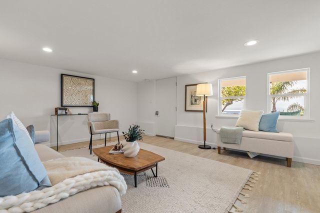 3363 Kiwanis St, Oakland, CA 94602