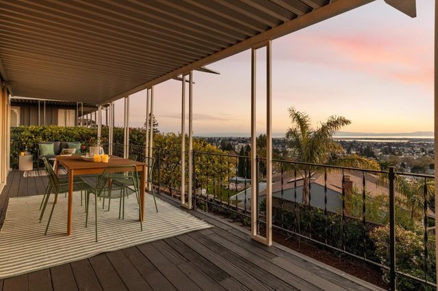 3363 Kiwanis St, Oakland, CA 94602