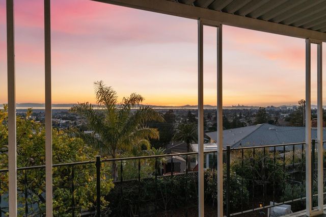 3363 Kiwanis St, Oakland, CA 94602