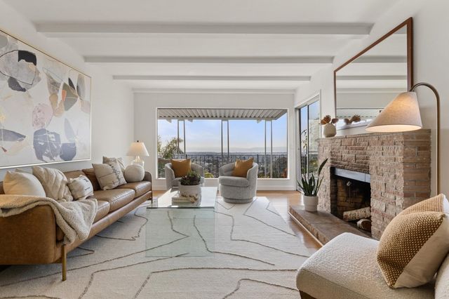 3363 Kiwanis St, Oakland, CA 94602