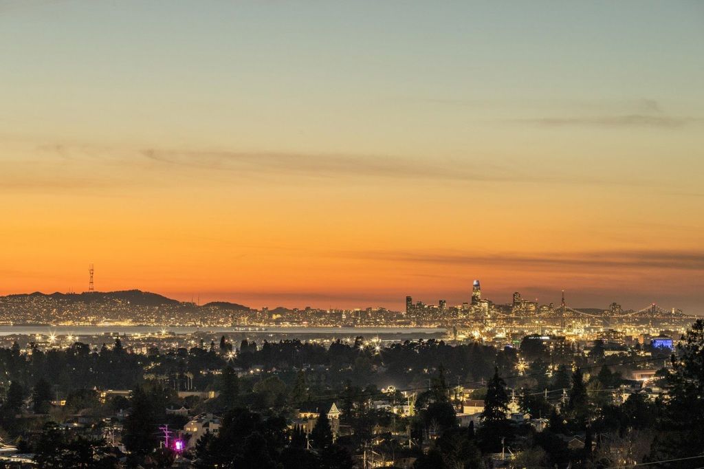 3363 Kiwanis St, Oakland, CA 94602