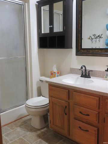 8214 Kingswood Court, Evansville, IN 47715