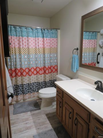 8214 Kingswood Court, Evansville, IN 47715