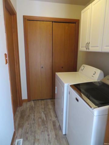 8214 Kingswood Court, Evansville, IN 47715