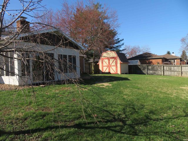 8214 Kingswood Court, Evansville, IN 47715