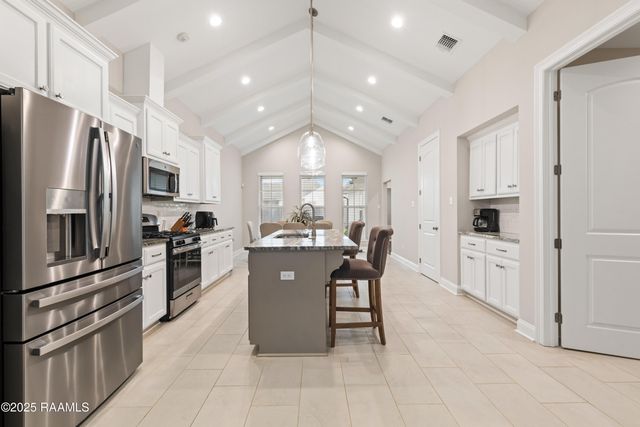 211 Harton Road, Youngsville, LA 70592