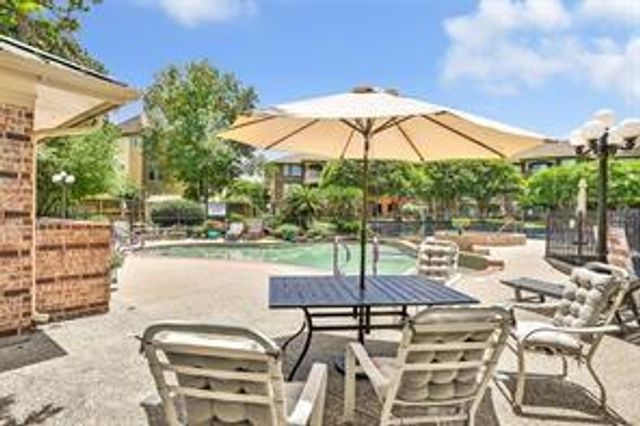 2803 Kings Crossing Drive 303, Houston, TX 77345