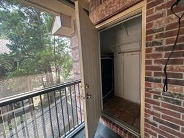 2803 Kings Crossing Drive 303, Houston, TX 77345