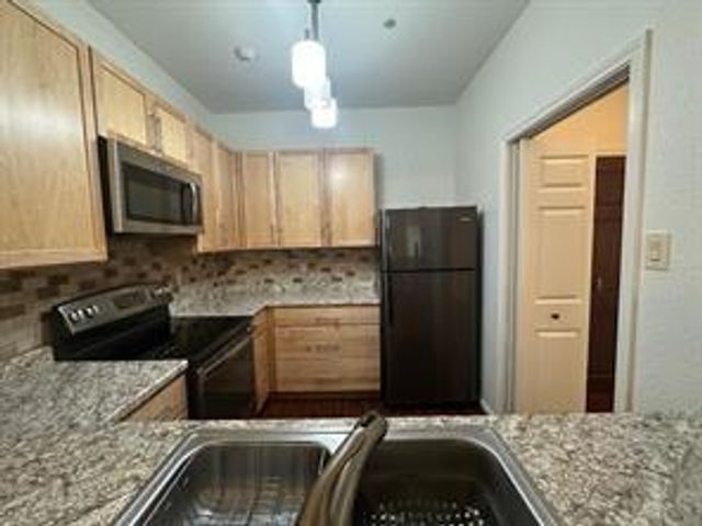 2803 Kings Crossing Drive 303, Houston, TX 77345