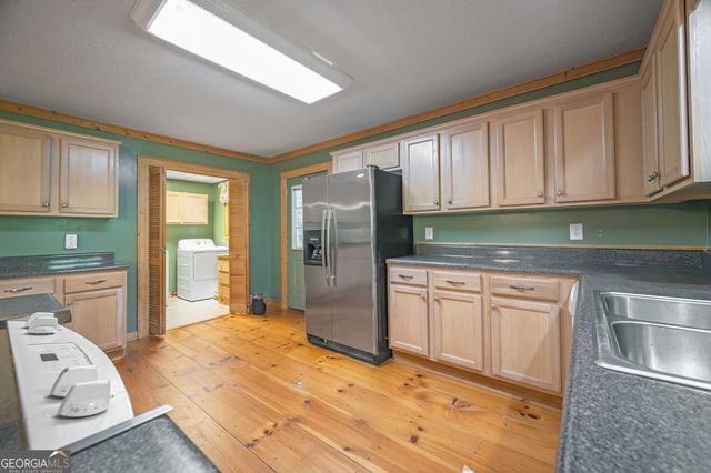 495 Dockery Lane, Mineral Bluff, GA 30559