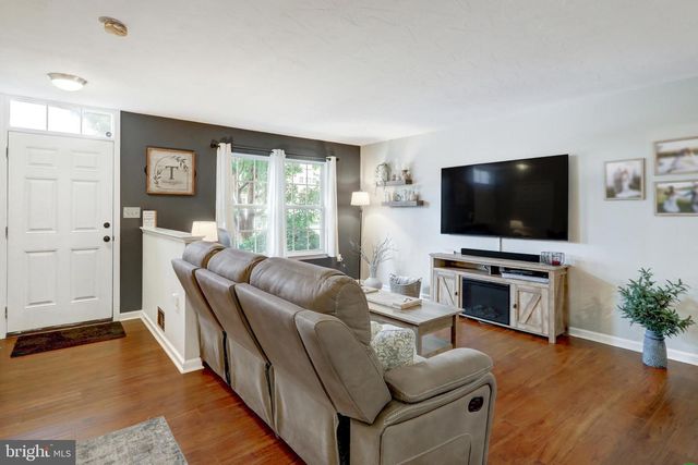 216 KNOLLWOOD RD, Millersville, PA 17551