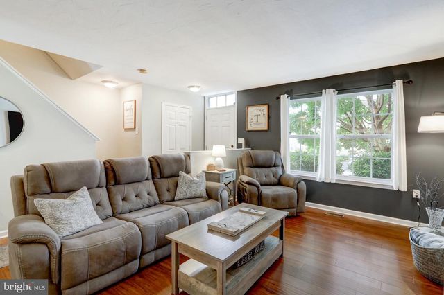 216 KNOLLWOOD RD, Millersville, PA 17551