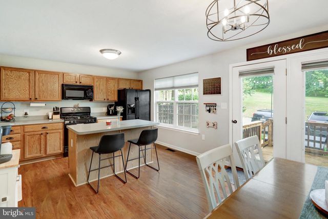 216 KNOLLWOOD RD, Millersville, PA 17551