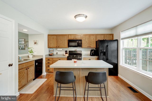 216 KNOLLWOOD RD, Millersville, PA 17551
