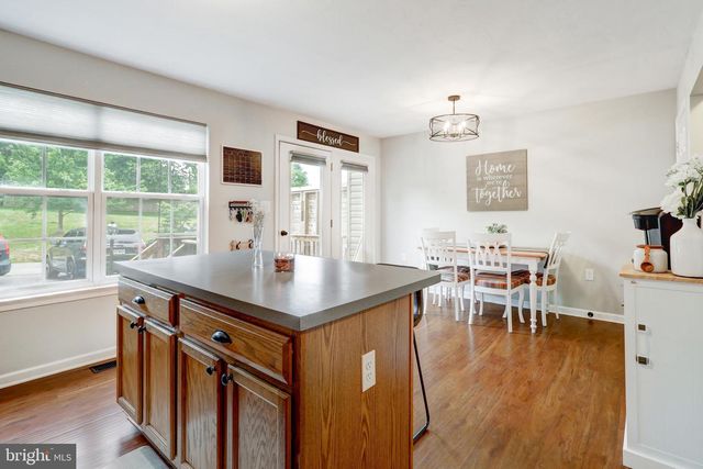 216 KNOLLWOOD RD, Millersville, PA 17551