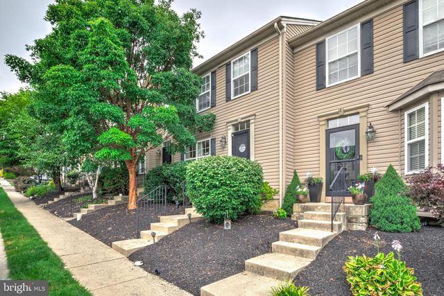 216 KNOLLWOOD RD, Millersville, PA 17551