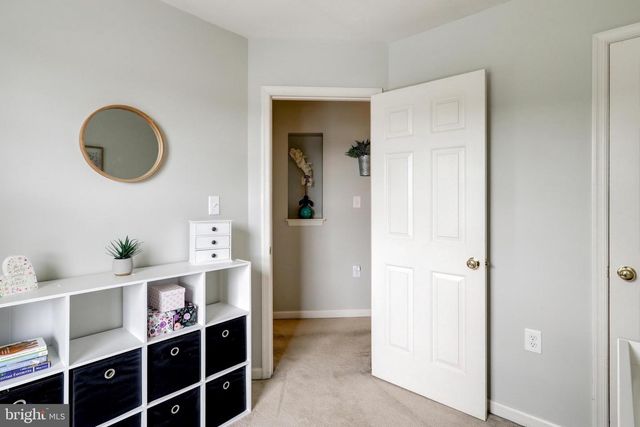 216 KNOLLWOOD RD, Millersville, PA 17551