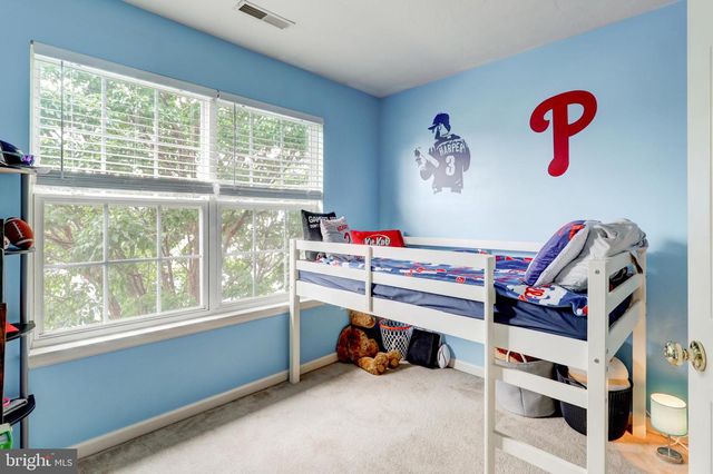 216 KNOLLWOOD RD, Millersville, PA 17551