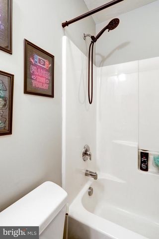 216 KNOLLWOOD RD, Millersville, PA 17551