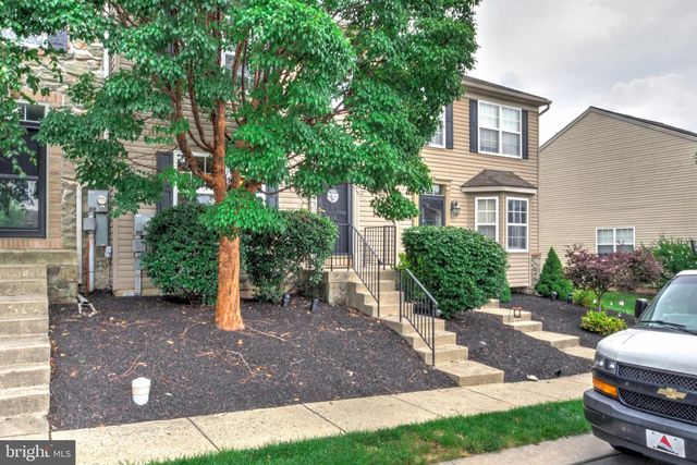 216 KNOLLWOOD RD, Millersville, PA 17551