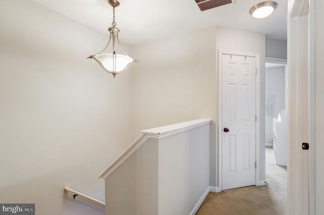 216 KNOLLWOOD RD, Millersville, PA 17551