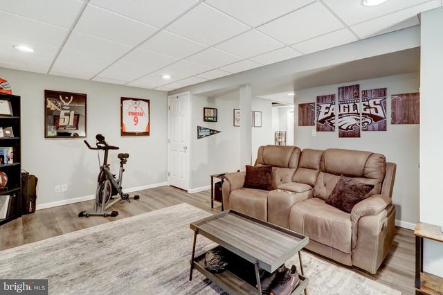 216 KNOLLWOOD RD, Millersville, PA 17551