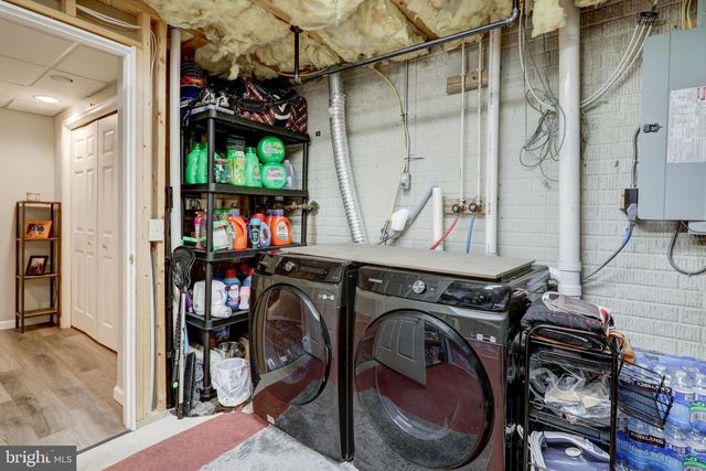 216 KNOLLWOOD RD, Millersville, PA 17551