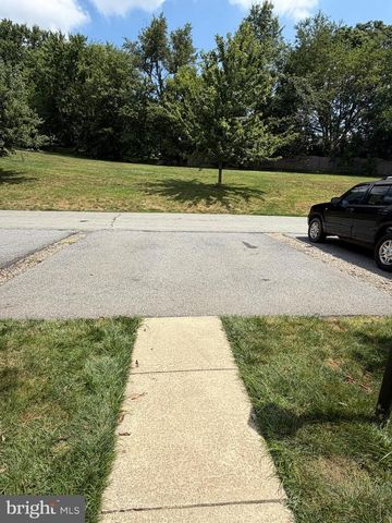 216 KNOLLWOOD RD, Millersville, PA 17551