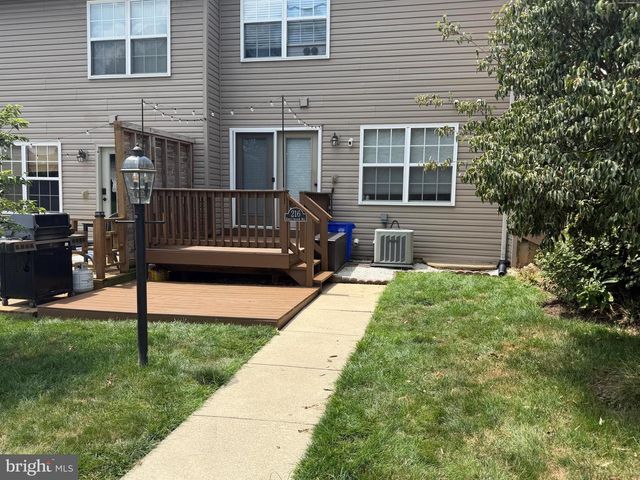 216 KNOLLWOOD RD, Millersville, PA 17551