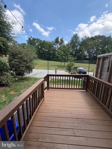 216 KNOLLWOOD RD, Millersville, PA 17551
