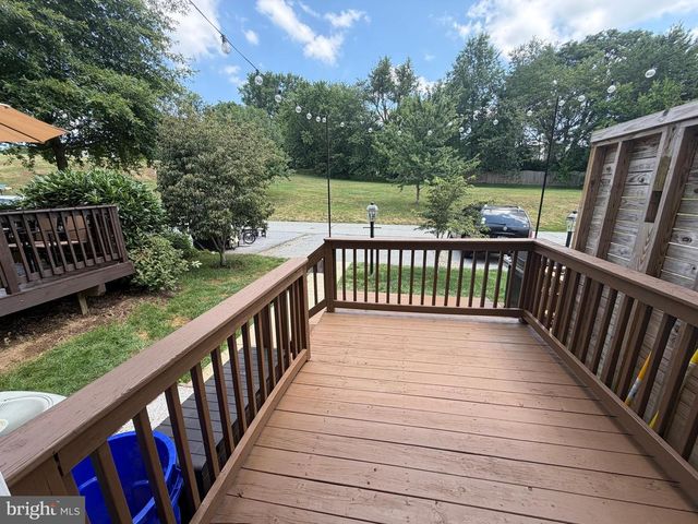 216 KNOLLWOOD RD, Millersville, PA 17551