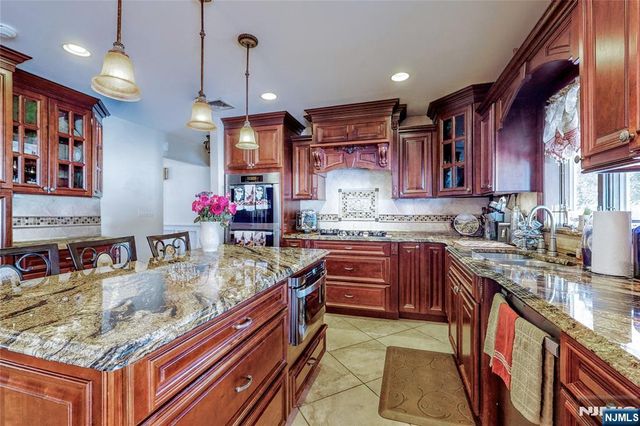 20 Albert, Moonachie, NJ 07074