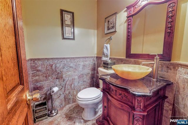 20 Albert, Moonachie, NJ 07074