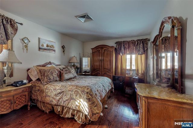 20 Albert, Moonachie, NJ 07074