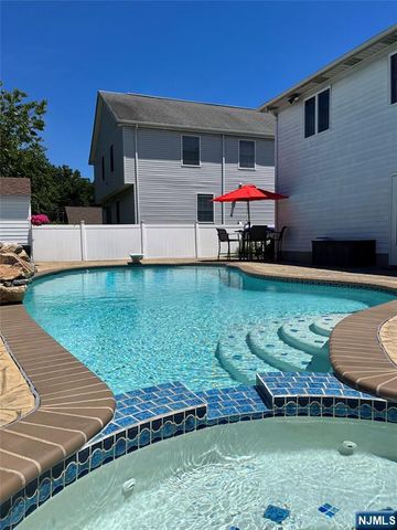 20 Albert, Moonachie, NJ 07074