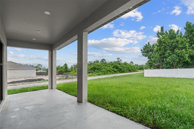 3318 30th Street SW, Lehigh Acres, FL 33976