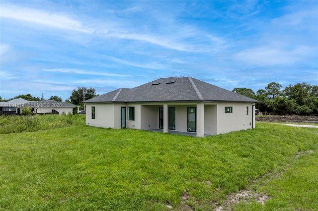 3318 30th Street SW, Lehigh Acres, FL 33976