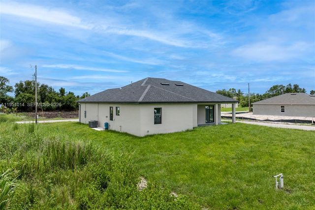3318 30th Street SW, Lehigh Acres, FL 33976