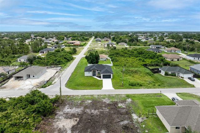 3318 30th Street SW, Lehigh Acres, FL 33976