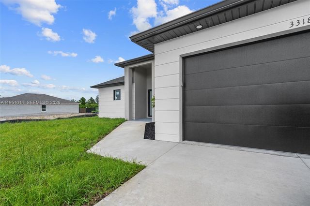 3318 30th Street SW, Lehigh Acres, FL 33976