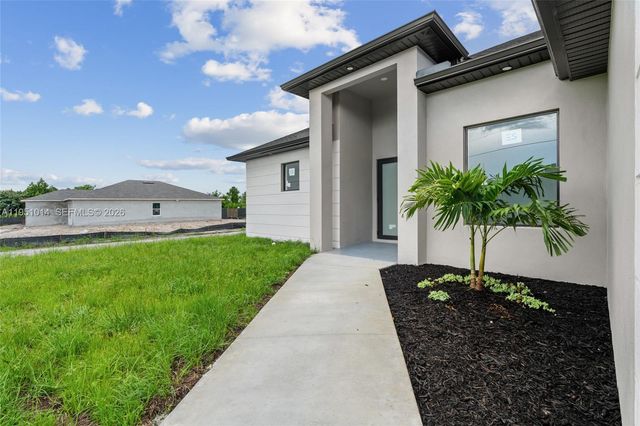 3318 30th Street SW, Lehigh Acres, FL 33976