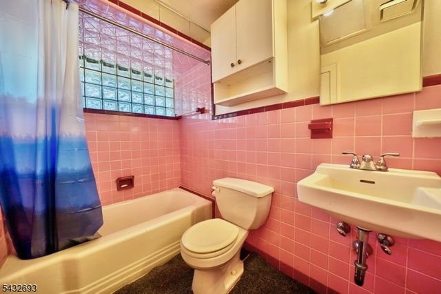 76 Doremus St, Paterson City, NJ 07522