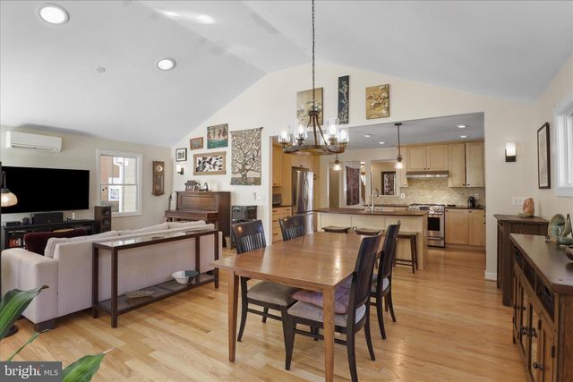 2325 S BUCHANAN ST, Arlington, VA 22206