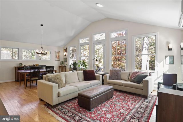 2325 S BUCHANAN ST, Arlington, VA 22206