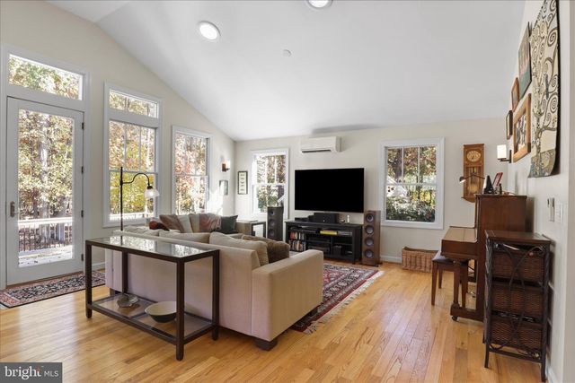 2325 S BUCHANAN ST, Arlington, VA 22206