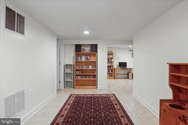 2325 S BUCHANAN ST, Arlington, VA 22206